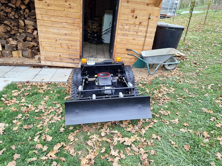 Cordless caterpillar weeding machine China manufacturer factory distributor